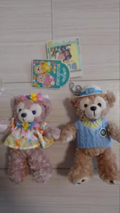 ダッフィー　シェリーメイ　ぬいぐるみバッジ　ストラップ付き