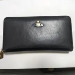 ヴィヴィアン・ウエストウッドブラックレザー長財布 ロゴ付き