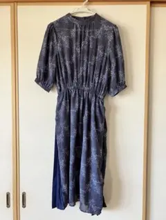 値下げ　レイカズン　花柄ネイビー系ロングワンピース