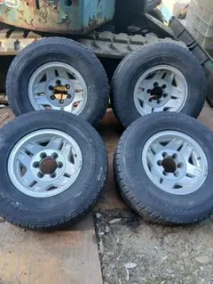 ランクルブリヂストン デュエラー 15インチ ホイールセットのサムネイル