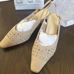 リズ　ラフィーネ　バックストラップパンプス