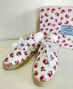 2025年最新】フラワーシューズ PRADAの人気アイテム - メルカリ