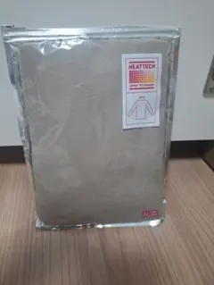UNIQLO HEATTECH 長袖 タートルネック ベージュのサムネイル