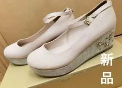 新品ジエンポリアムのお花のビジュー春色淡ピンク厚底ストラップパンプス 24cmのサムネイル