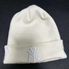 New Era ニューヨークヤンキース ニット帽 ホワイトのサムネイル