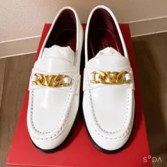 VALENTINO ヴァレンティノ　35.5 ローファー　パンプス　ホワイト 白のサムネイル