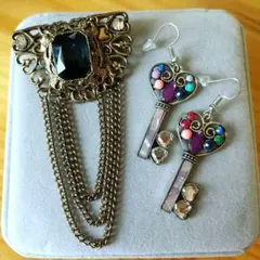 アンティークモダンなブローチ&ハート鍵ピアスの2点セット　匿名配送