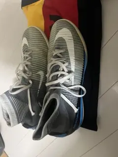 Nike Mercurial フットサルシューズ