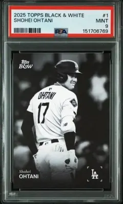 PSA8 2025 大谷翔平 TOPPS BLACK & WHITE FR2 - メルカリ