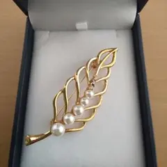 真珠×石×葉っぱ型ゴールドブローチ