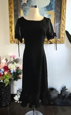 ブラックドレスとジャケットのセット