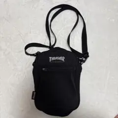 THRASHER ブラック ショルダーバッグのサムネイル