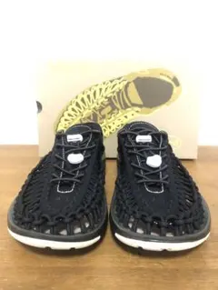 KEEN UNEEK ブラック スポーツサンダル