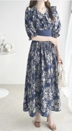 〈milybilet〉フラワー マキシワンピース ネイビー 花柄 S 低身長向け