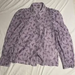 stradivarius 花柄　ラベンダー　パフスリーブ　シャツ　パープルのサムネイル