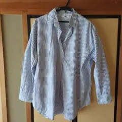 UNIQLO青と白のストライプ長袖シャツ