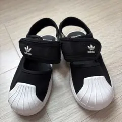 adidas ブラック ホワイト サンダル
