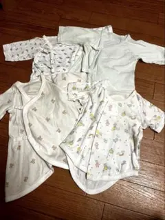 肌着4枚セット　UNIQLO、アカチャンホンポ、combimini