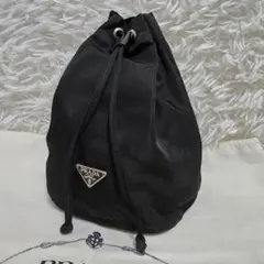 極美品✨プラダ 巾着バッグ ポーチ バニティ 三角ロゴ ブラック 黒
