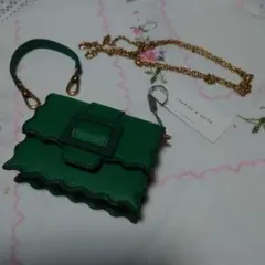 チャールズ&キース 未使用　ウェーバリー スカラップトリムミニバック ショルダー