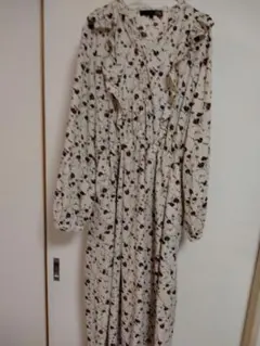【3日まで出品】シュガースプーンの花柄のワンピースのサムネイル