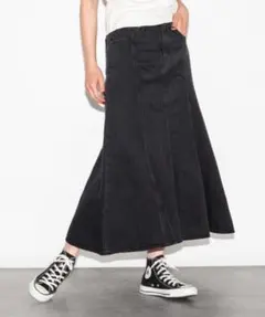 新品Levi's/リーバイス FIT AND FLARE スカート ブラック25のサムネイル