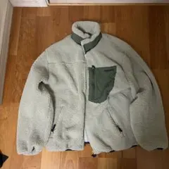 フリースジャケット クリーム色 ジッパーポケット付き