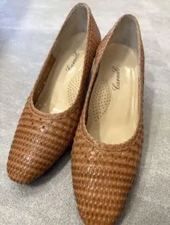 編み込みブラウンパンプス 中ヒール