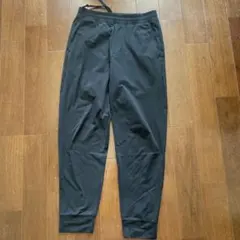 ユニクロ　ウルトラストレッチアクティブジョガーパンツ　メンズ　s