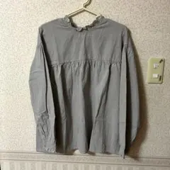 samansa mos2 フリル付きグレー長袖シャツ