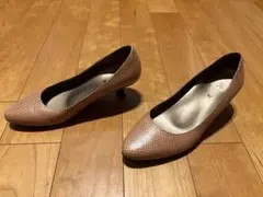 極美品Wacoal Success Walkパンプス リザード型押し牛革23cmのサムネイル