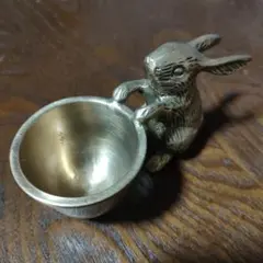 真鍮製 うさぎモチーフ エッグカップ 置物 真鍮製 うさぎモチーフ エッグカップ 置物 - メルカリ