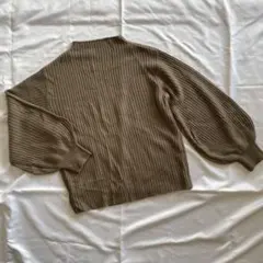 新品未使用◆フリー サイズ　レディースリブ編みベージュニット長袖　袖バルーン