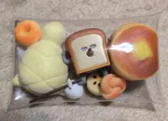 ガチャ詰めポーチ　パンどろぼうとパンたち♪