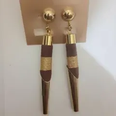 ユニークな形のイヤリング/ネジバネタイプ/未使用品