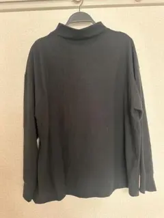 ユニクロ　UNIQLO 黒　トップス