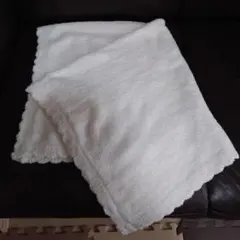 ユニクロ ソフトフラッフィーブランケット おくるみ ホワイト