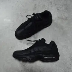 NIKE Air Max95 Essential "Triple Black"