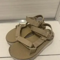 Teva ベージュ スポーツサンダル