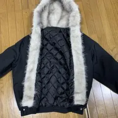 フリースライニング黒フード付きジャケット