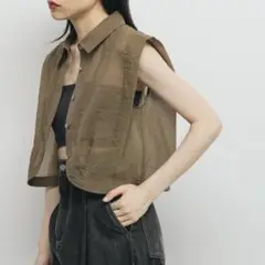 【美品】KBF ショルダータックコンパクトシャツ ブラウン