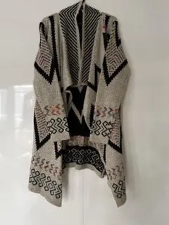 新品未使用　エスニック柄ジグザグパターンのカーディガン