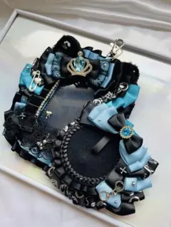 痛硬質ケース　ロゼット　トレカケース　水色黒