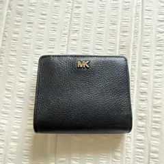 マイケルコース　黒 レザー 二つ折り財布