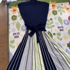 未使用品　ノースリーブニットワンピース ネイビーイエロー　伸縮性あり