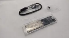 新品未使用/SSDエンクロージャー/M.2/NVMe/スケルトン
