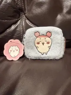 ★ちいかわ★ふわふわミニポーチ 古本屋・カニちゃん