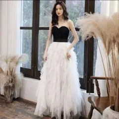 ストラップレス フリル ウェディングドレス