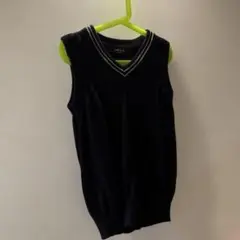 COMME CA ISM 黒 Vネック ベスト 140A