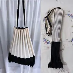 トートバッグ　プリーツバッグ ショルダーバッグ　エコバッグ　白黒　モノトーン